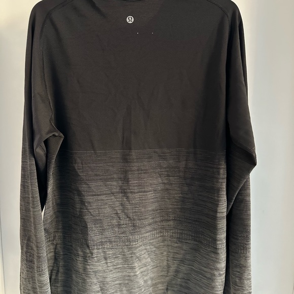 Lululemon metal vent long sleeve - Picture 2 of 2